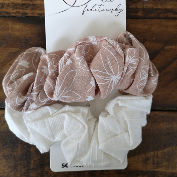 Accessory Lot - Picture 5 of 10